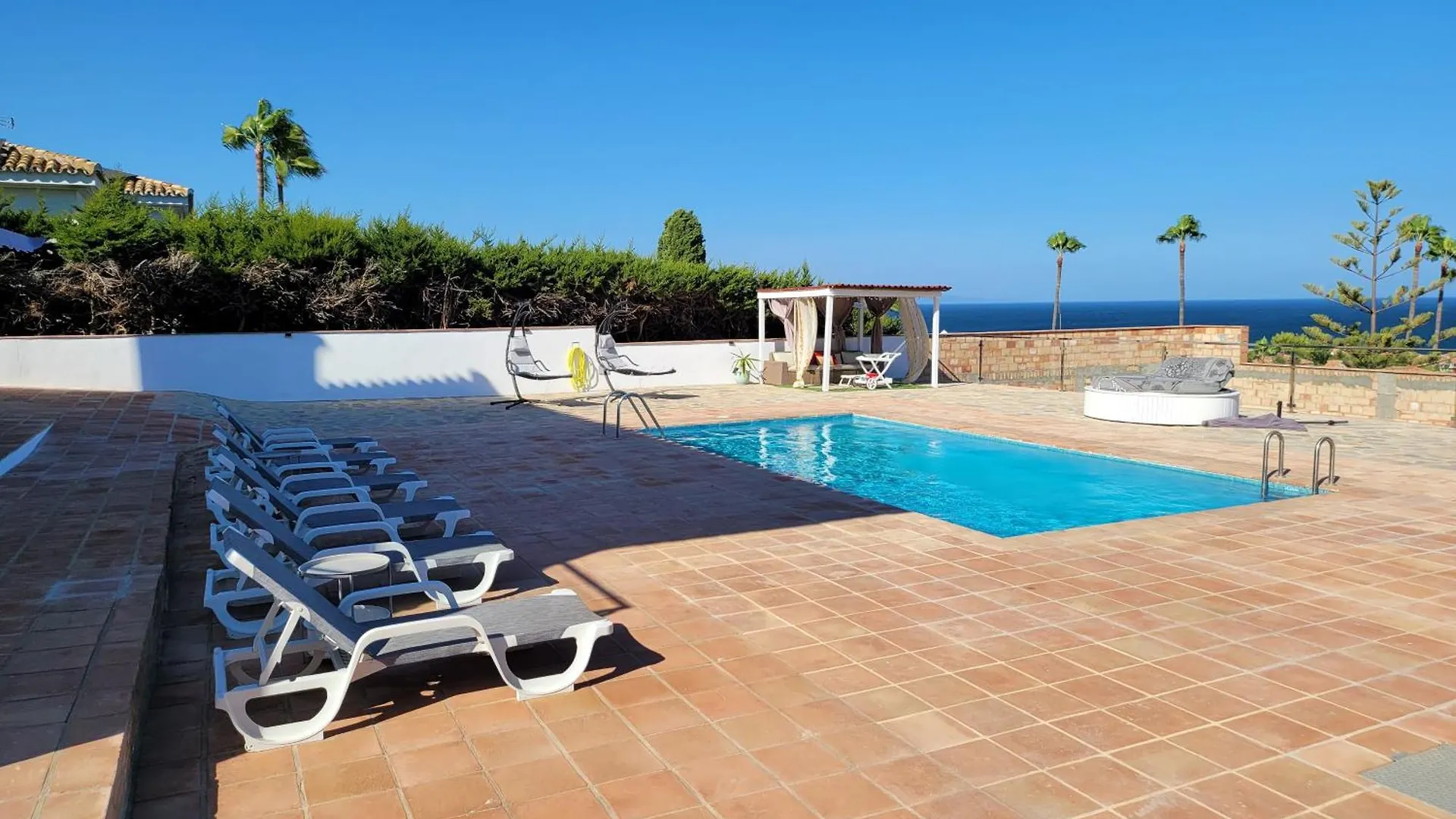 Luxury Apartments Sea Views With Pool Manilva 0*,  España